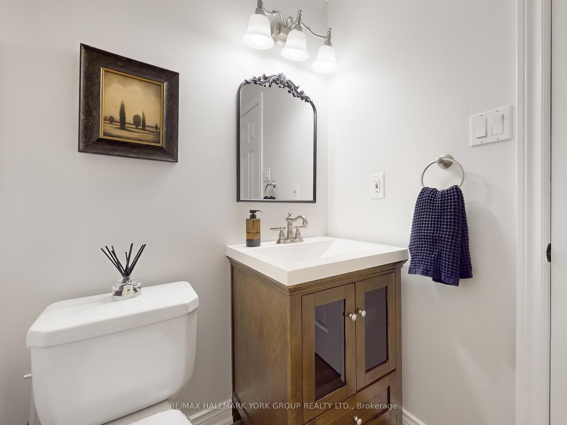 Photo 6 of 94 McGee Crescent, Aurora, Aurora Highlands — HOMEH