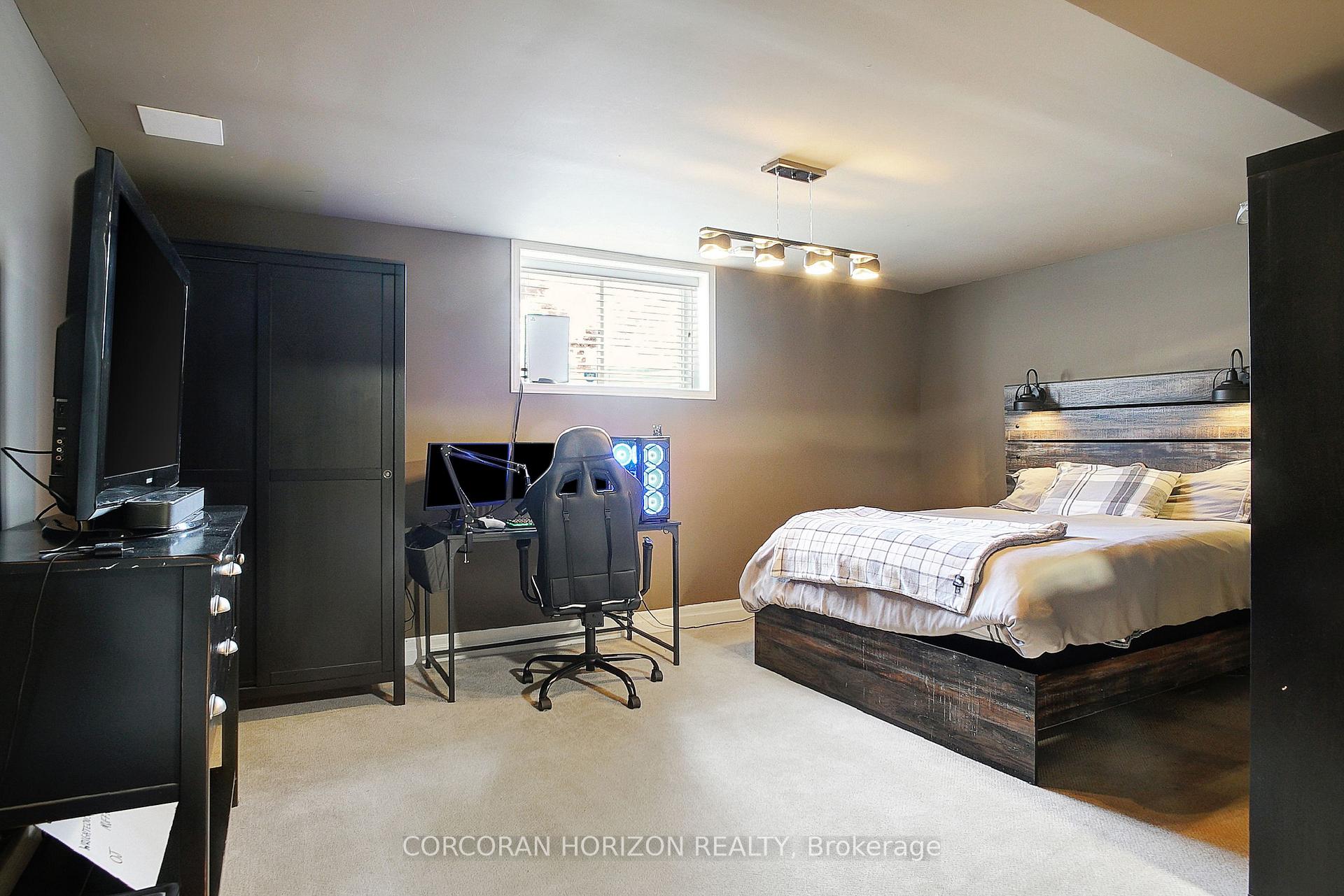 Photo 15 of 66 Pebblecreek Drive, Kitchener — HOMEH