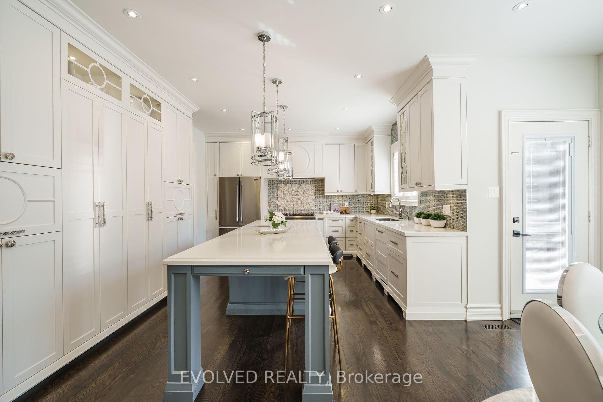 Photo 9 of 53 Forest Lane Drive, Vaughan, Beverley Glen — HOMEH