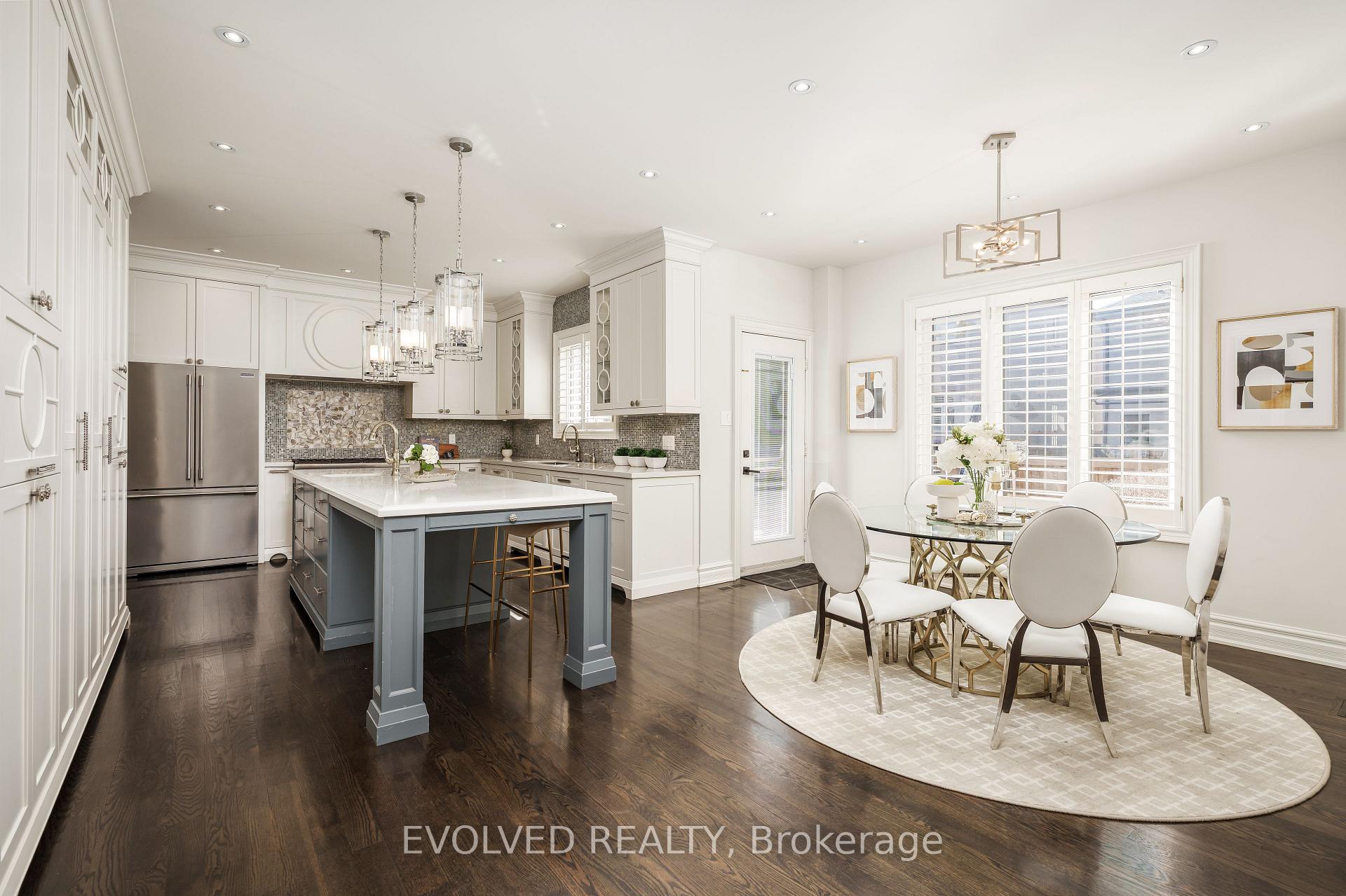 Photo 4 of 53 Forest Lane Drive, Vaughan, Beverley Glen — HOMEH
