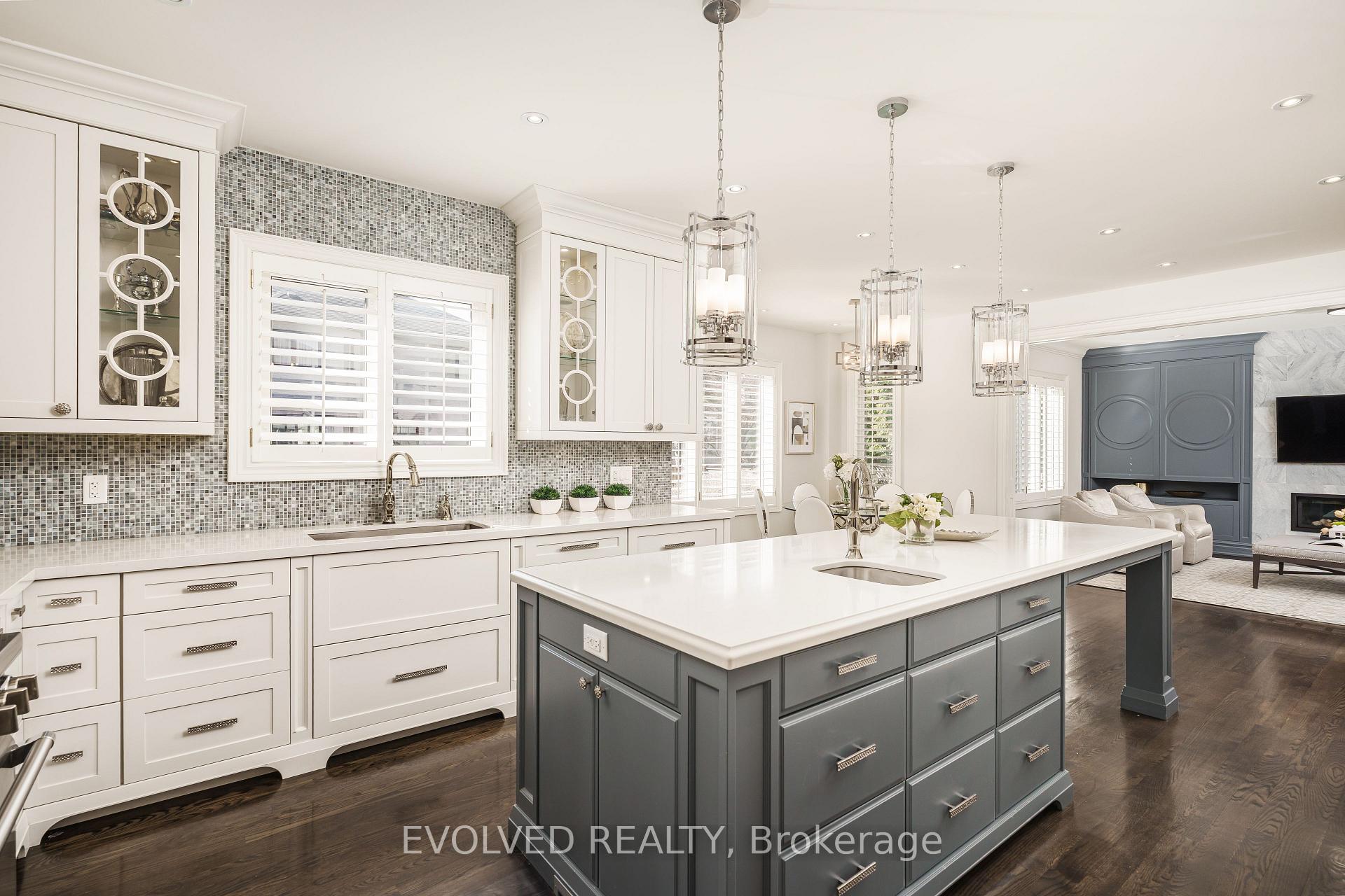 Photo 5 of 53 Forest Lane Drive, Vaughan, Beverley Glen — HOMEH