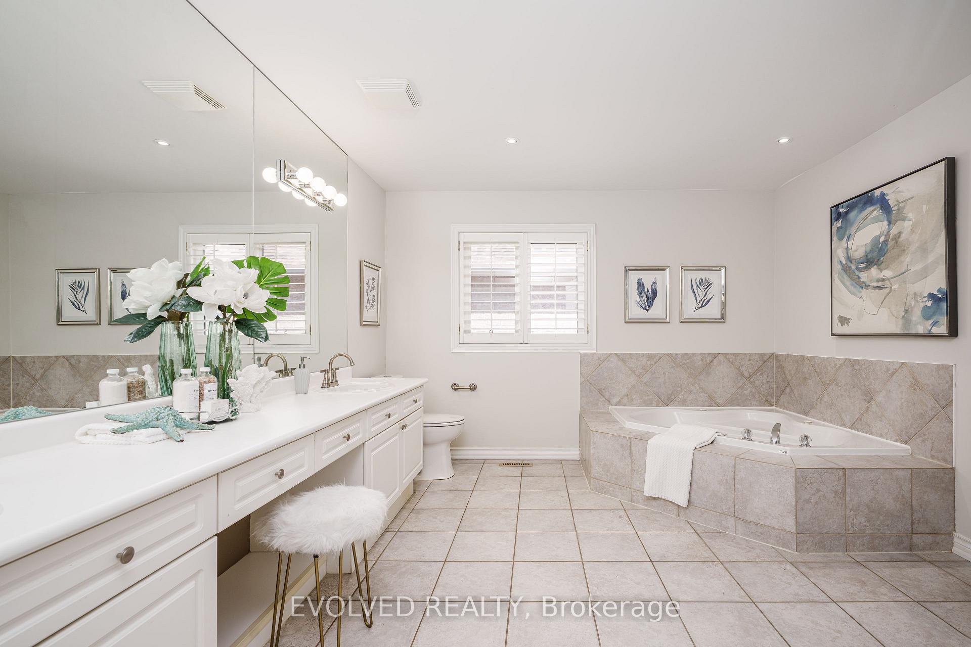 Photo 20 of 53 Forest Lane Drive, Vaughan, Beverley Glen — HOMEH