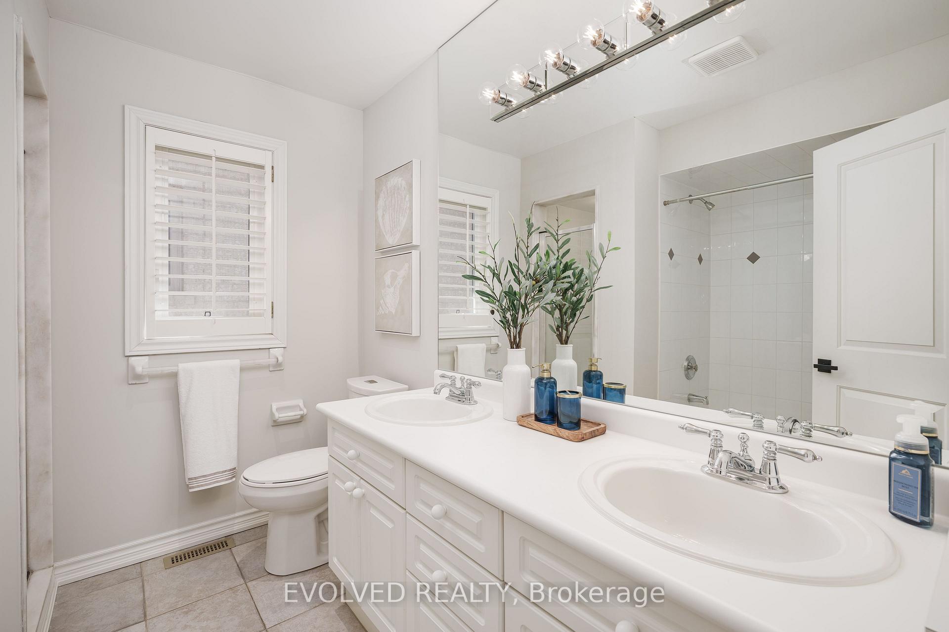 Photo 34 of 53 Forest Lane Drive, Vaughan, Beverley Glen — HOMEH