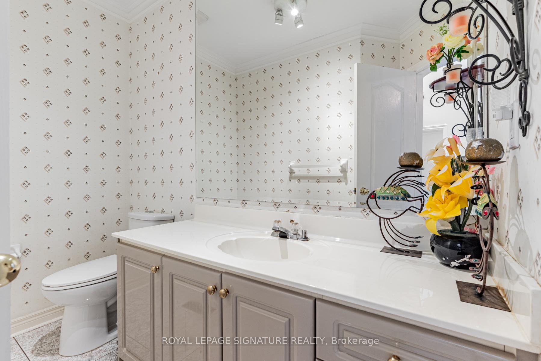 Photo 12 of 6 Boxwood Crescent, Markham, Rouge Fairways — HOMEH