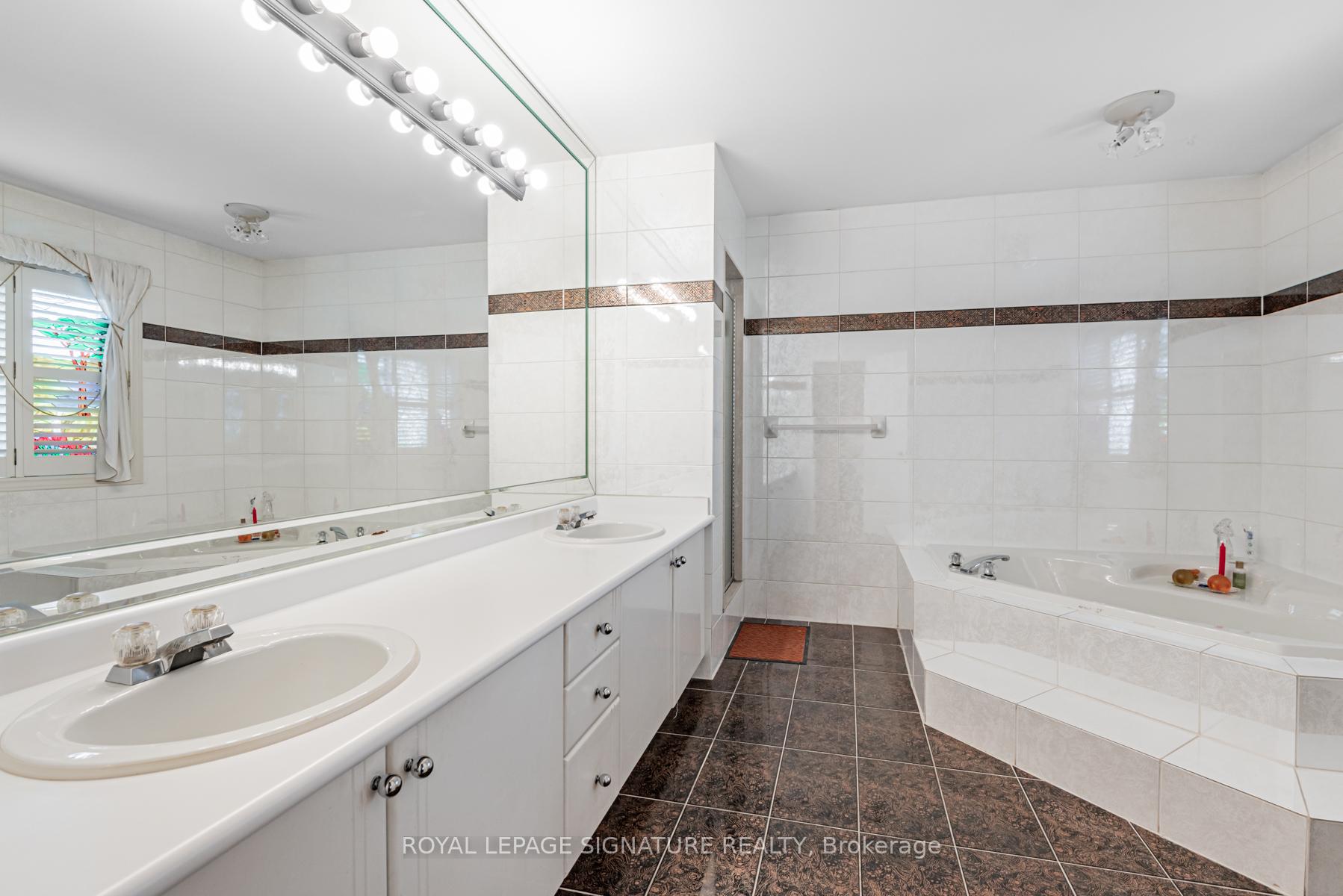 Photo 6 of 6 Boxwood Crescent, Markham, Rouge Fairways — HOMEH