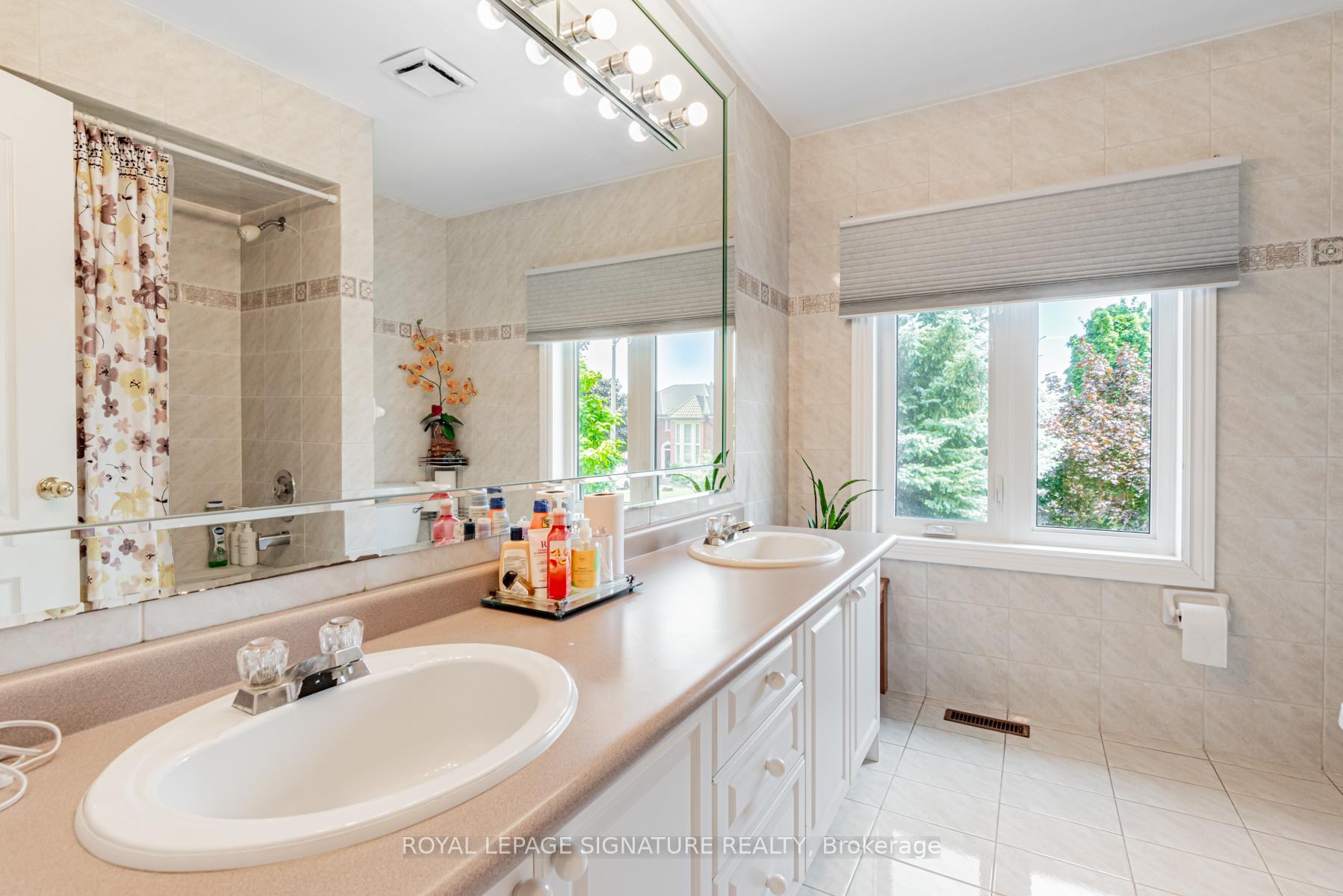 Photo 17 of 6 Boxwood Crescent, Markham, Rouge Fairways — HOMEH