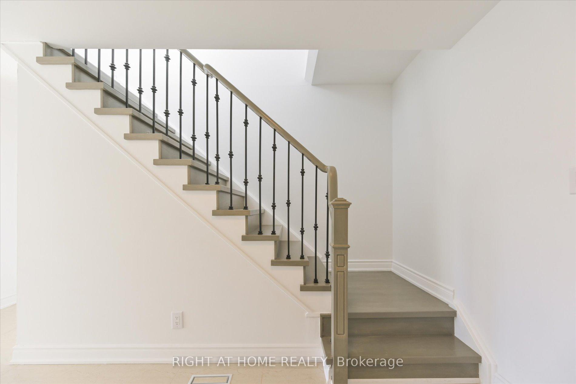 Photo 15 of 196 Romfield Circuit, Markham, Royal Orchard — HOMEH