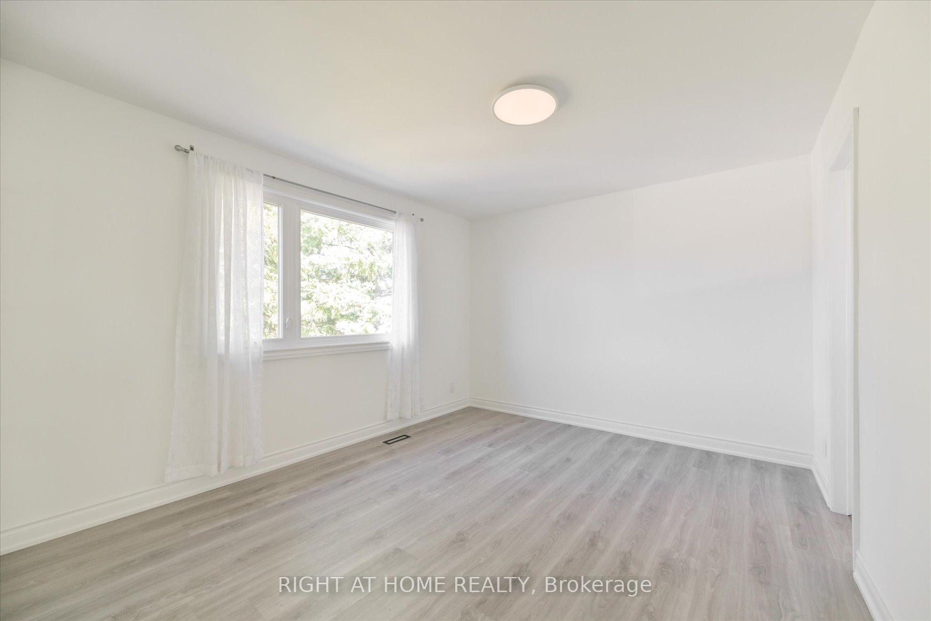 Photo 13 of 196 Romfield Circuit, Markham, Royal Orchard — HOMEH