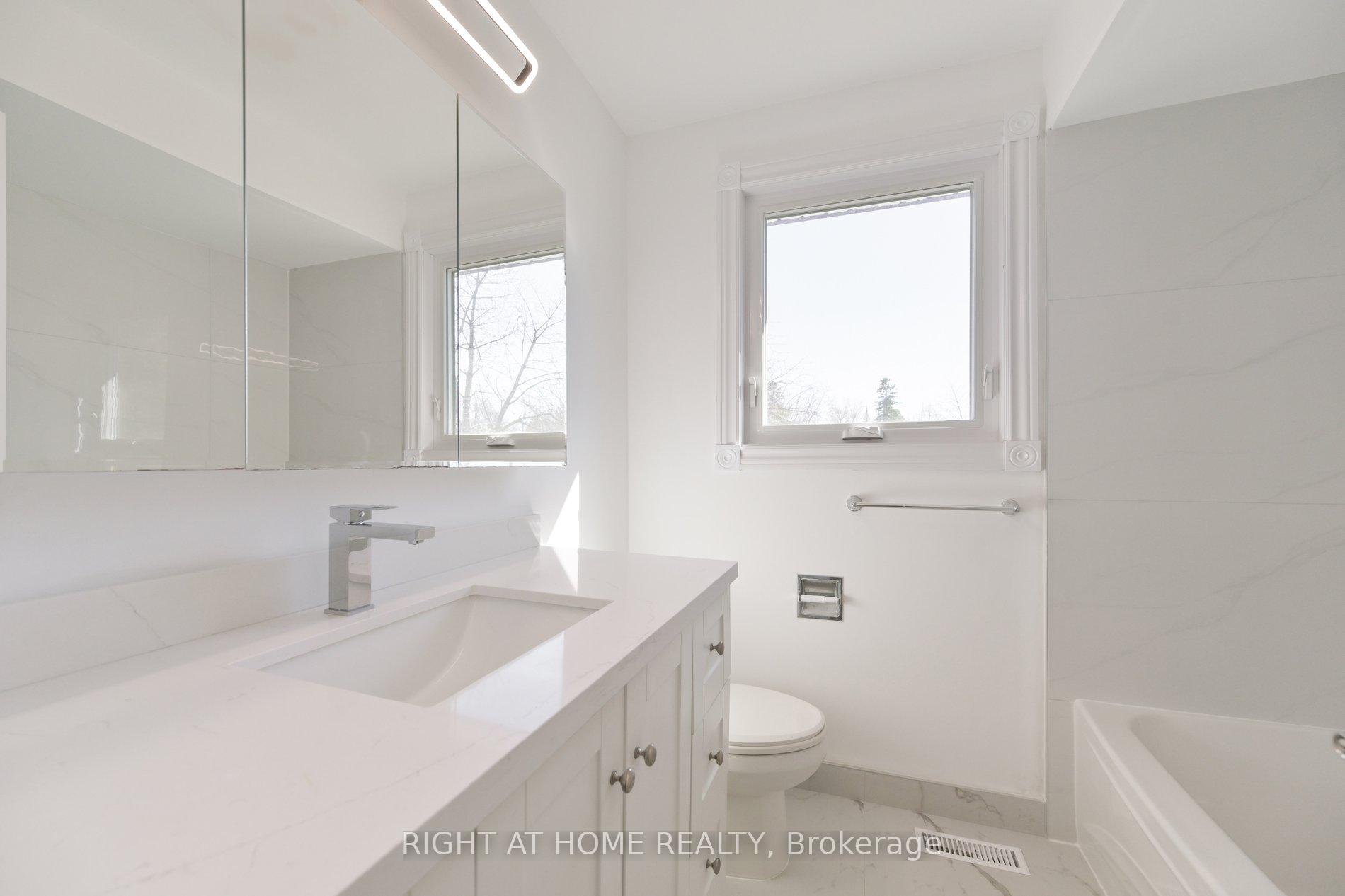 Photo 19 of 196 Romfield Circuit, Markham, Royal Orchard — HOMEH