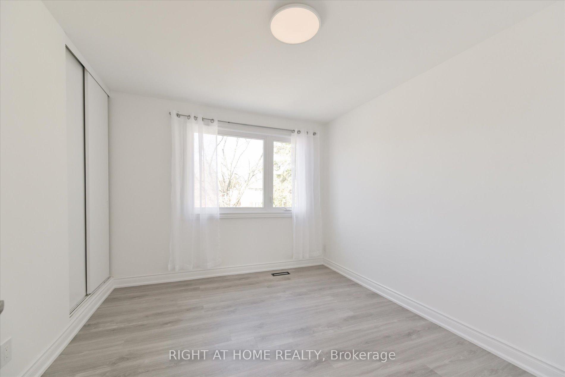 Photo 16 of 196 Romfield Circuit, Markham, Royal Orchard — HOMEH