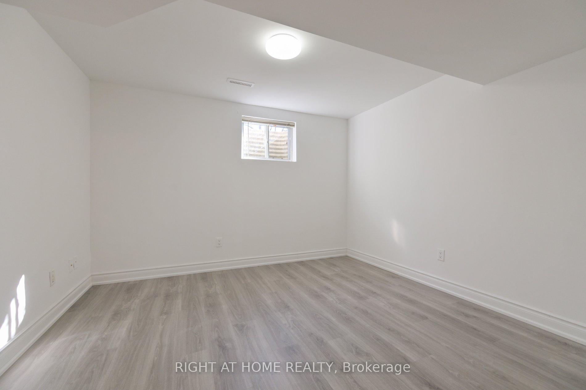 Photo 23 of 196 Romfield Circuit, Markham, Royal Orchard — HOMEH