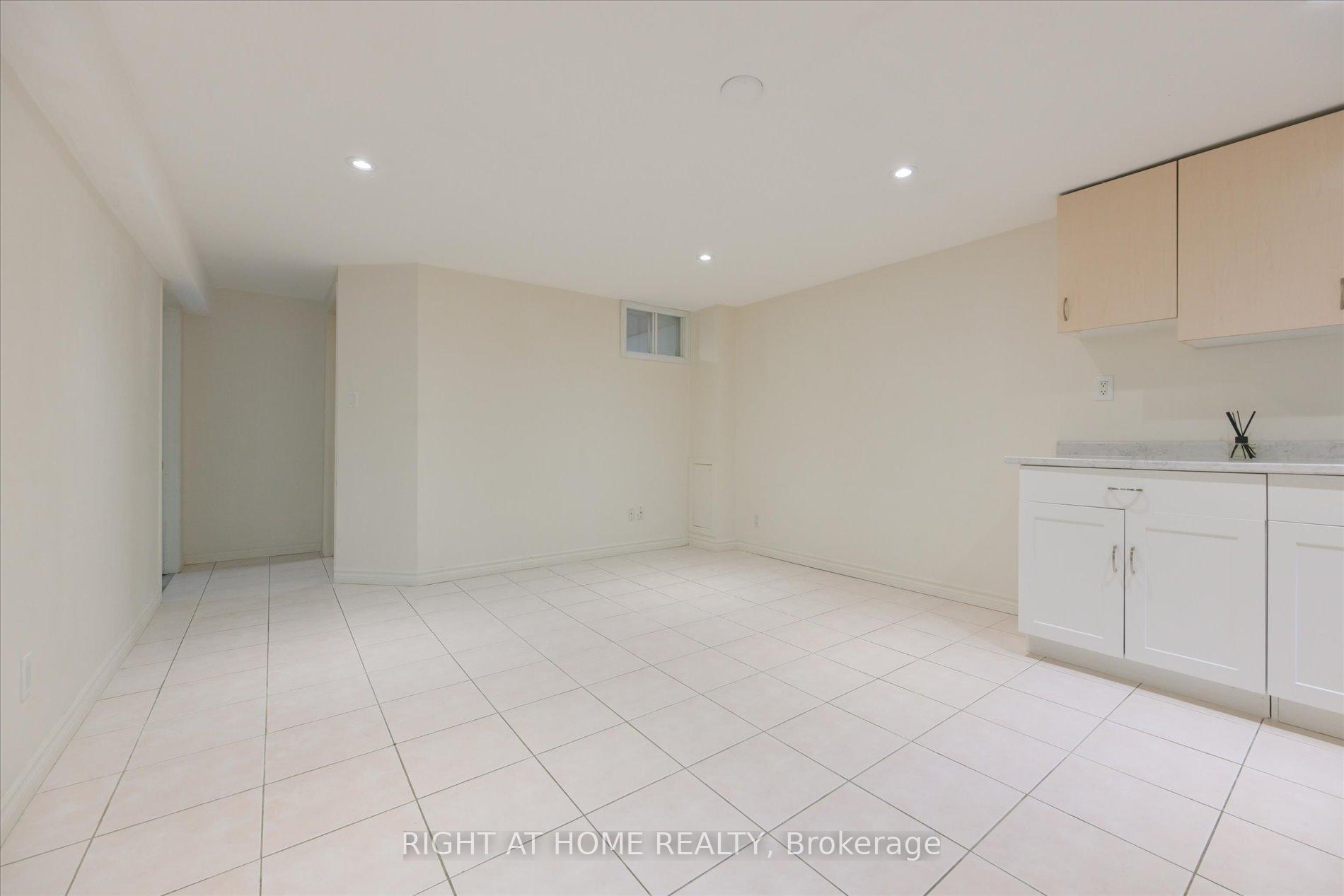Photo 20 of 196 Romfield Circuit, Markham, Royal Orchard — HOMEH