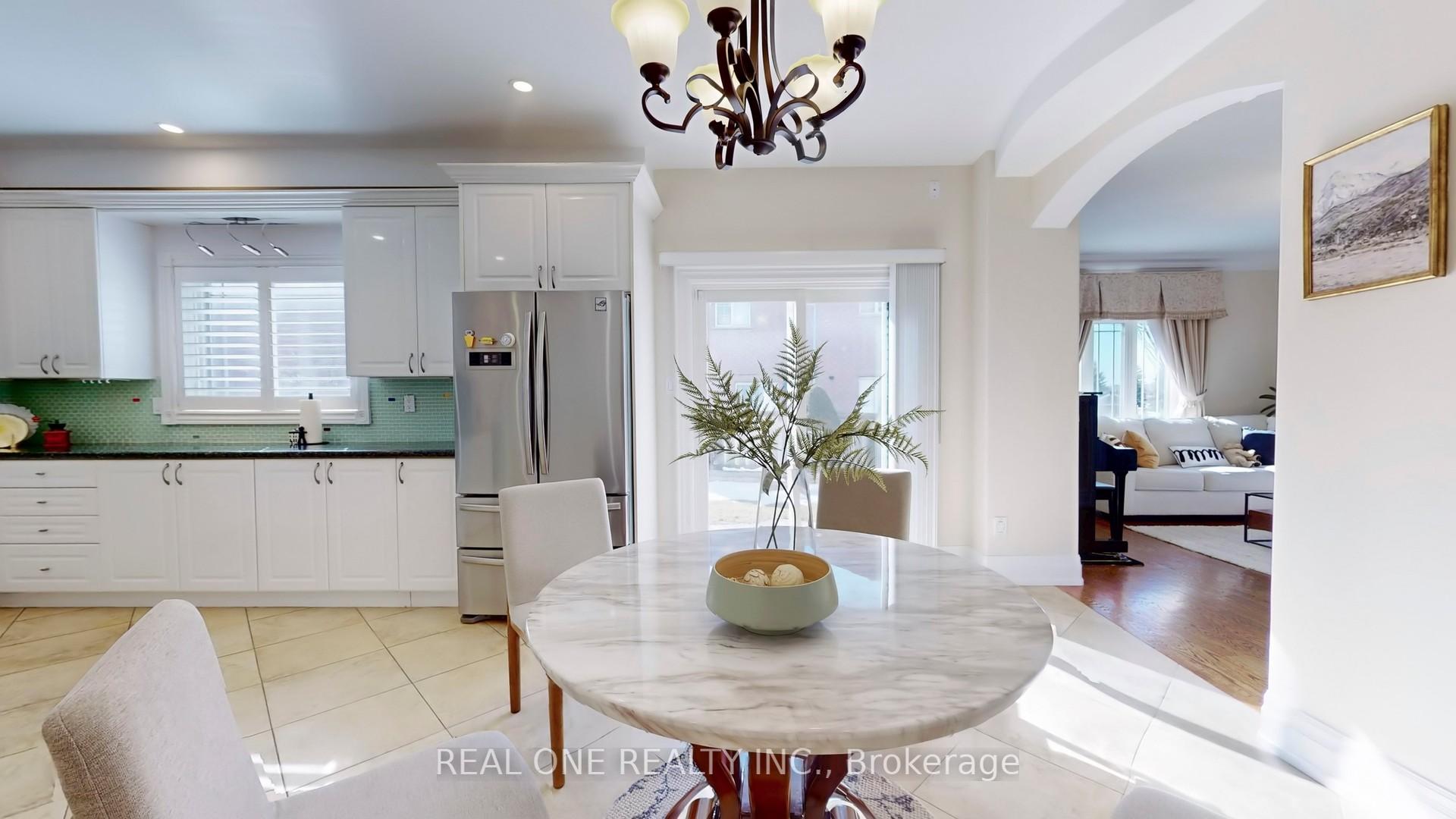 Photo 17 of 27 Willow Heights Boulevard, Markham, Cachet — HOMEH