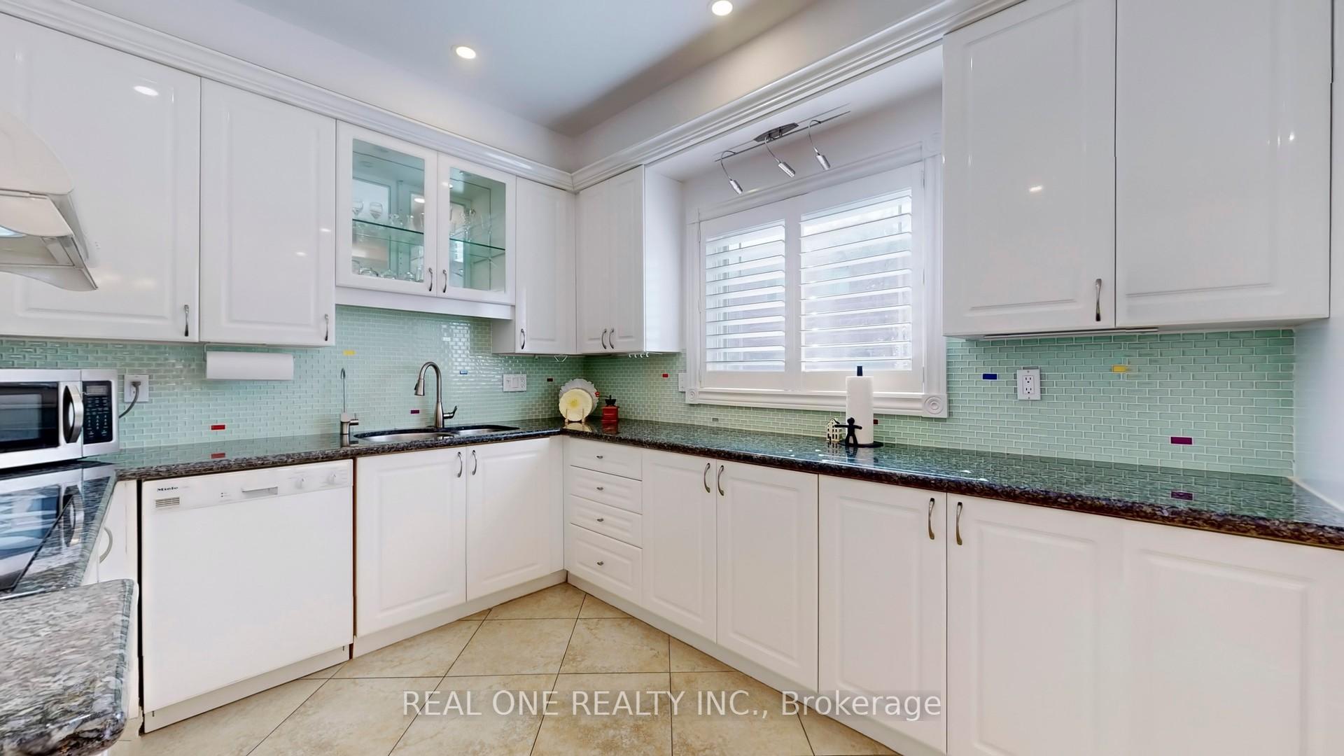Photo 19 of 27 Willow Heights Boulevard, Markham, Cachet — HOMEH