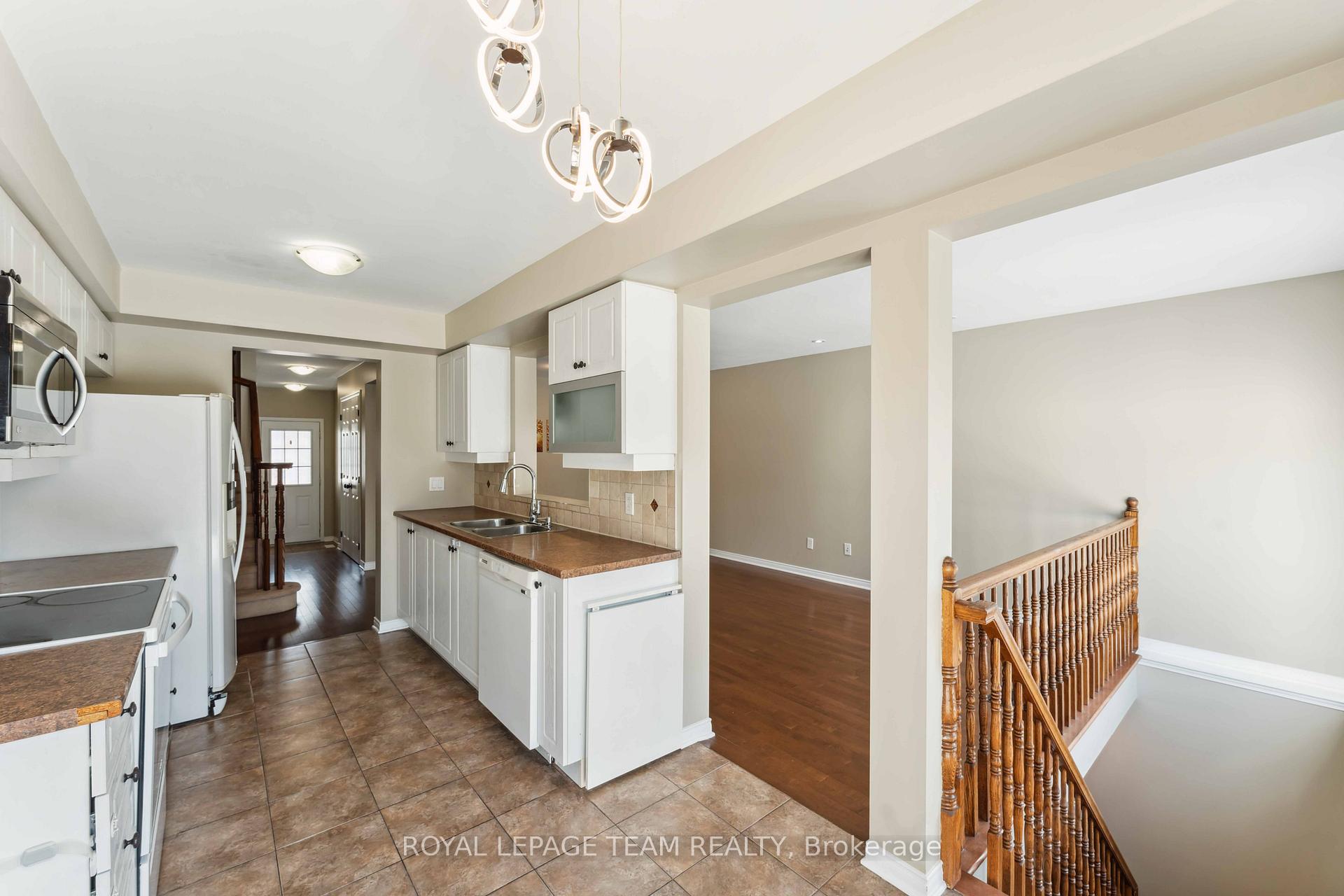 Photo 4 of 151 Cedardown Private, Ottawa, Barrhaven - Stonebridge — HOMEH