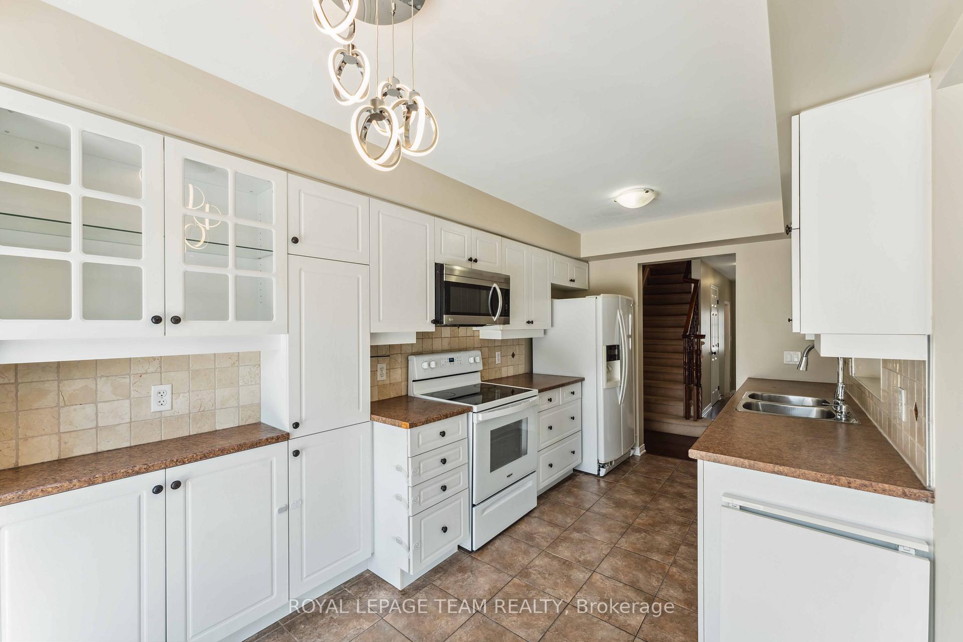 Photo 6 of 151 Cedardown Private, Ottawa, Barrhaven - Stonebridge — HOMEH