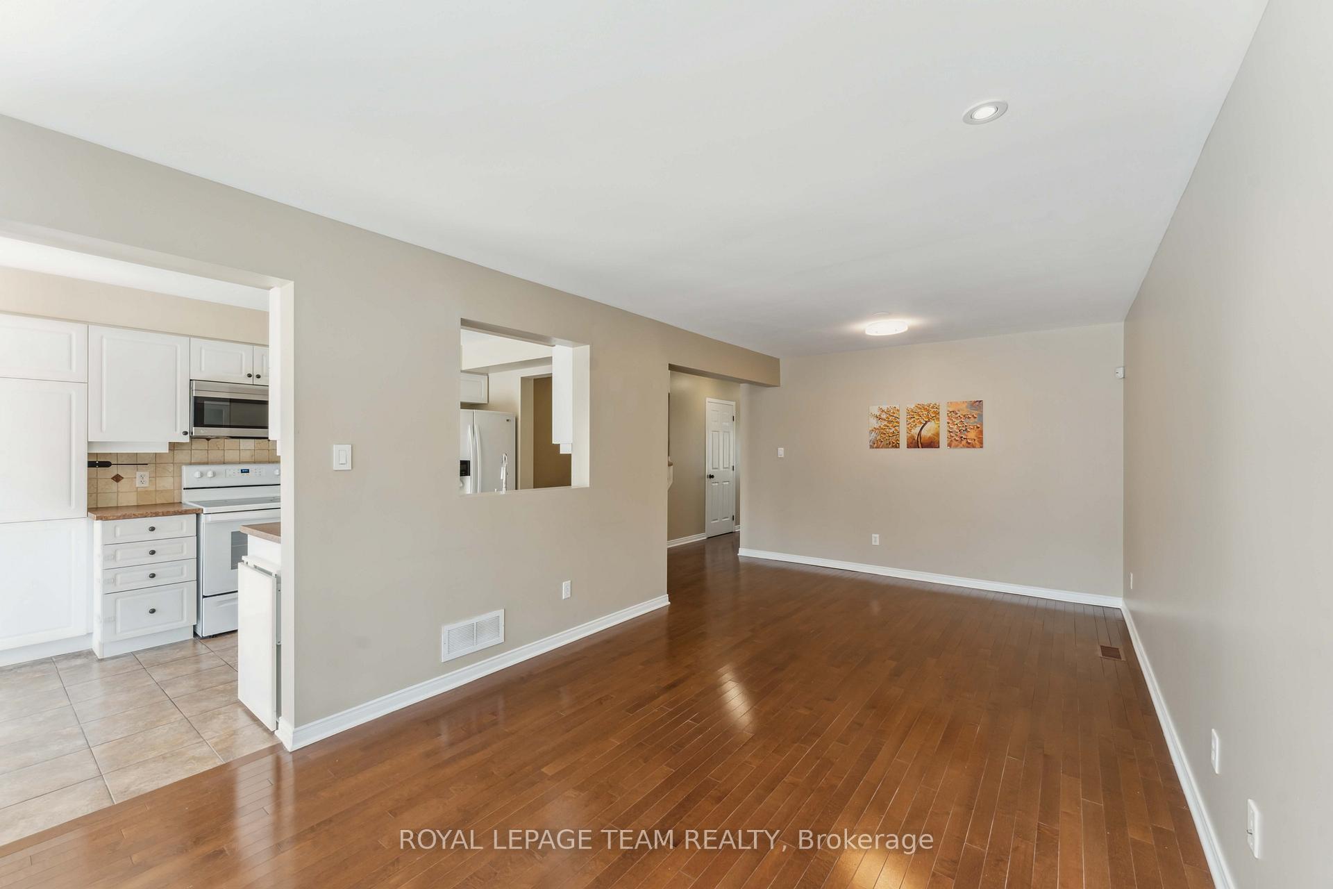 Photo 10 of 151 Cedardown Private, Ottawa, Barrhaven - Stonebridge — HOMEH