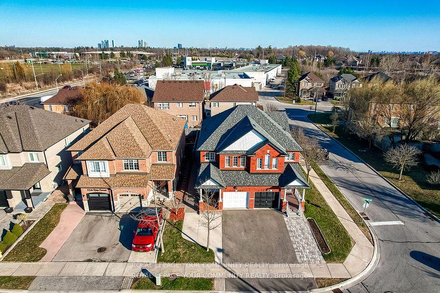 Photo 11 of 15 Echo Ridge Crescent, Vaughan, Sonoma Heights — HOMEH