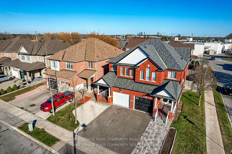 Photo 3 of 15 Echo Ridge Crescent, Vaughan, Sonoma Heights — HOMEH