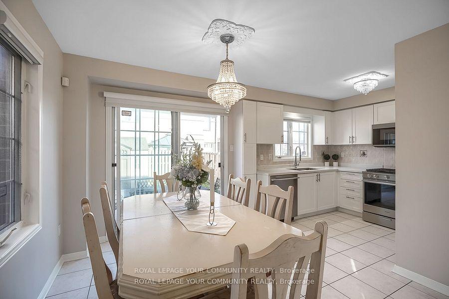 Photo 13 of 15 Echo Ridge Crescent, Vaughan, Sonoma Heights — HOMEH