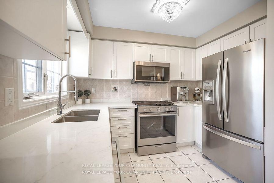 Photo 12 of 15 Echo Ridge Crescent, Vaughan, Sonoma Heights — HOMEH