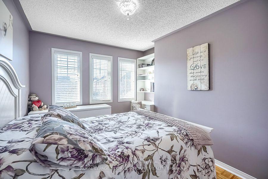 Photo 32 of 15 Echo Ridge Crescent, Vaughan, Sonoma Heights — HOMEH