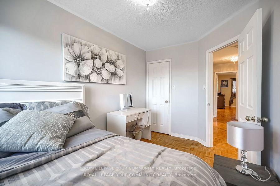 Photo 34 of 15 Echo Ridge Crescent, Vaughan, Sonoma Heights — HOMEH