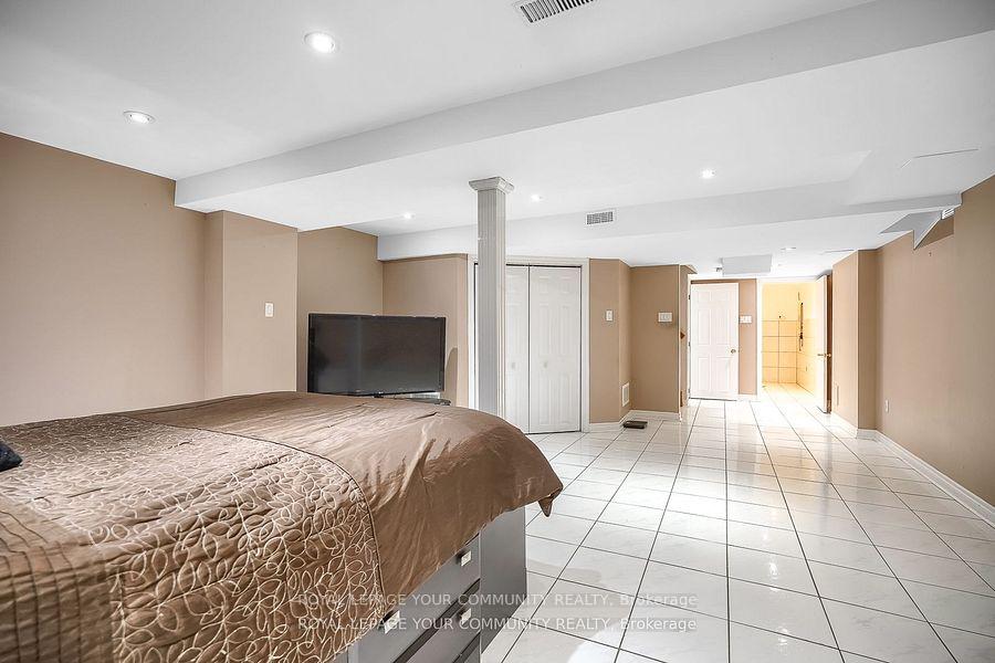 Photo 33 of 15 Echo Ridge Crescent, Vaughan, Sonoma Heights — HOMEH