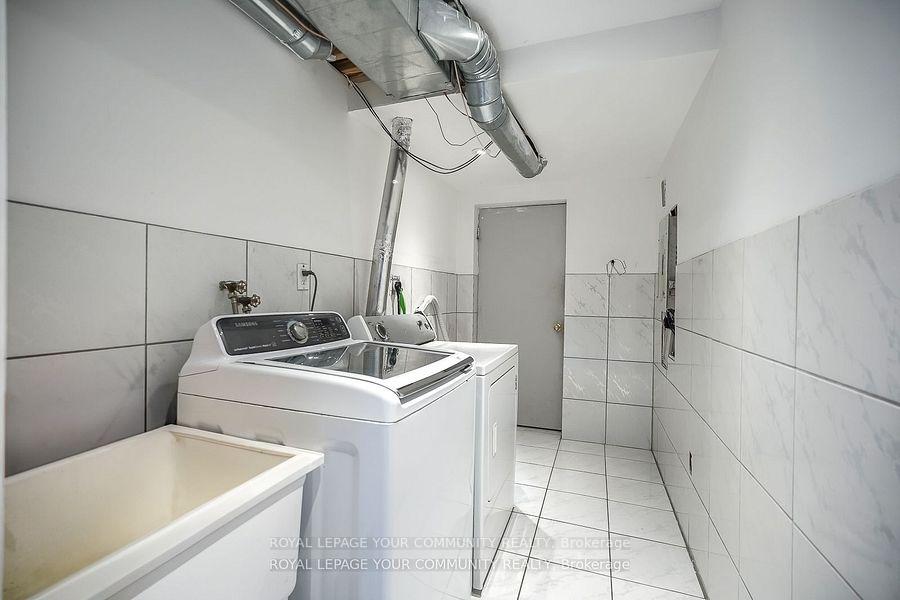 Photo 37 of 15 Echo Ridge Crescent, Vaughan, Sonoma Heights — HOMEH