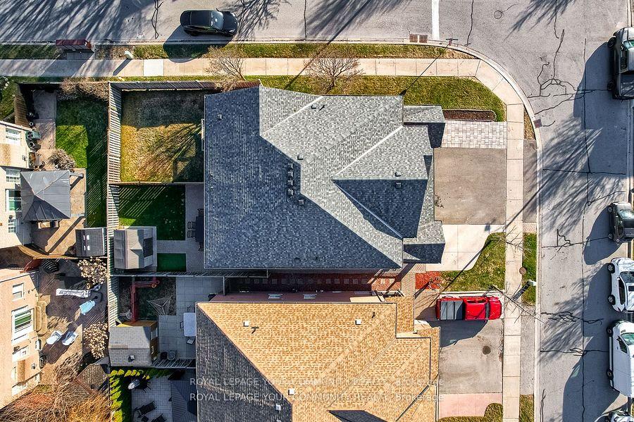 Photo 44 of 15 Echo Ridge Crescent, Vaughan, Sonoma Heights — HOMEH