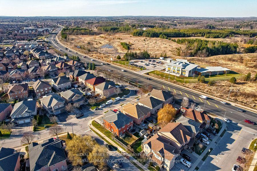 Photo 46 of 15 Echo Ridge Crescent, Vaughan, Sonoma Heights — HOMEH