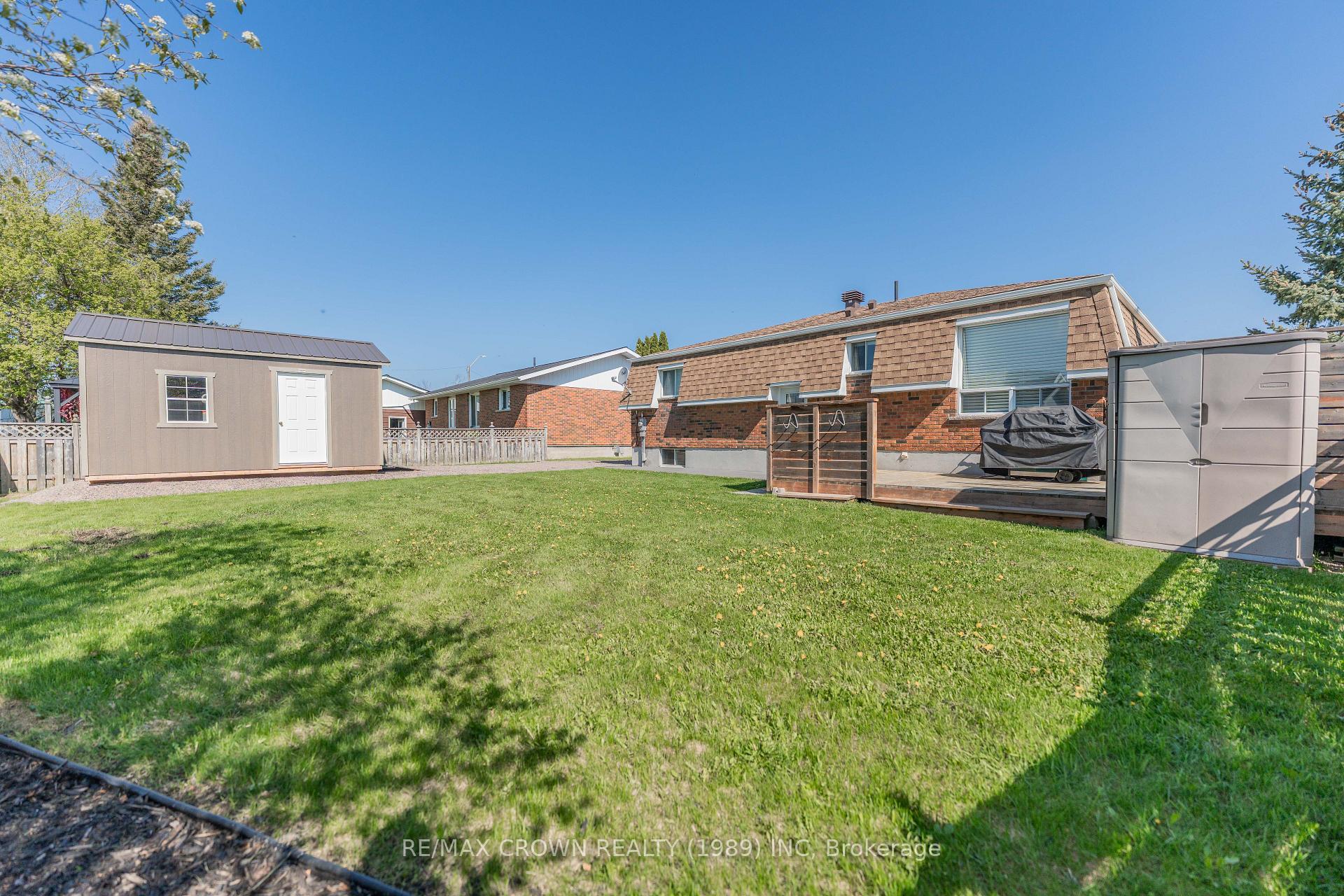 Photo 8 of 21 Cloutier Place, Kapuskasing — HOMEH