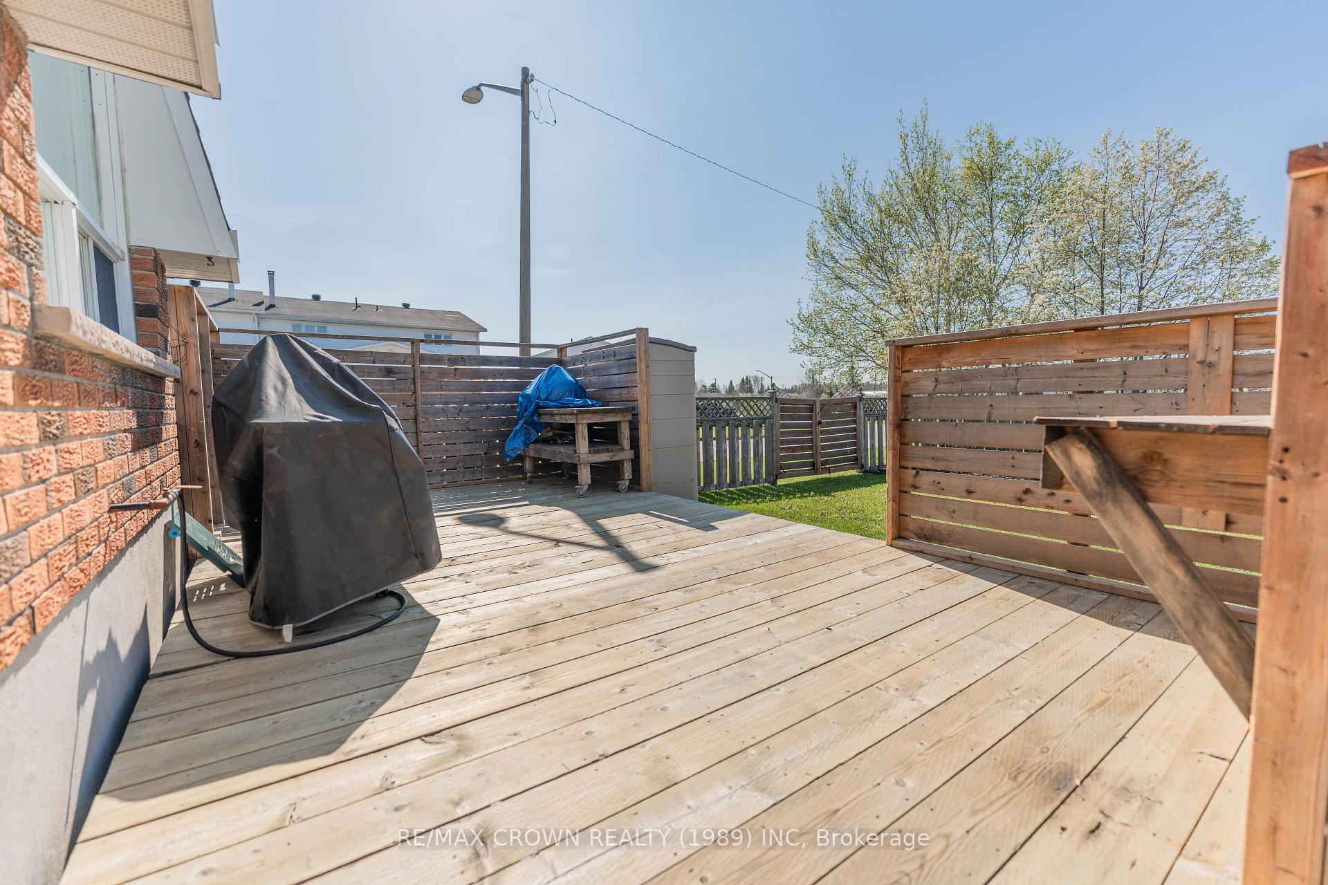 Photo 4 of 21 Cloutier Place, Kapuskasing — HOMEH