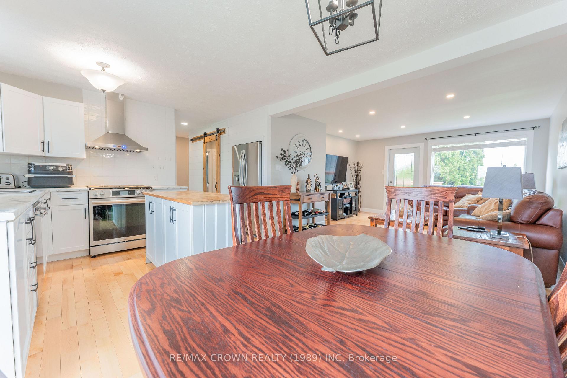Photo 11 of 21 Cloutier Place, Kapuskasing — HOMEH