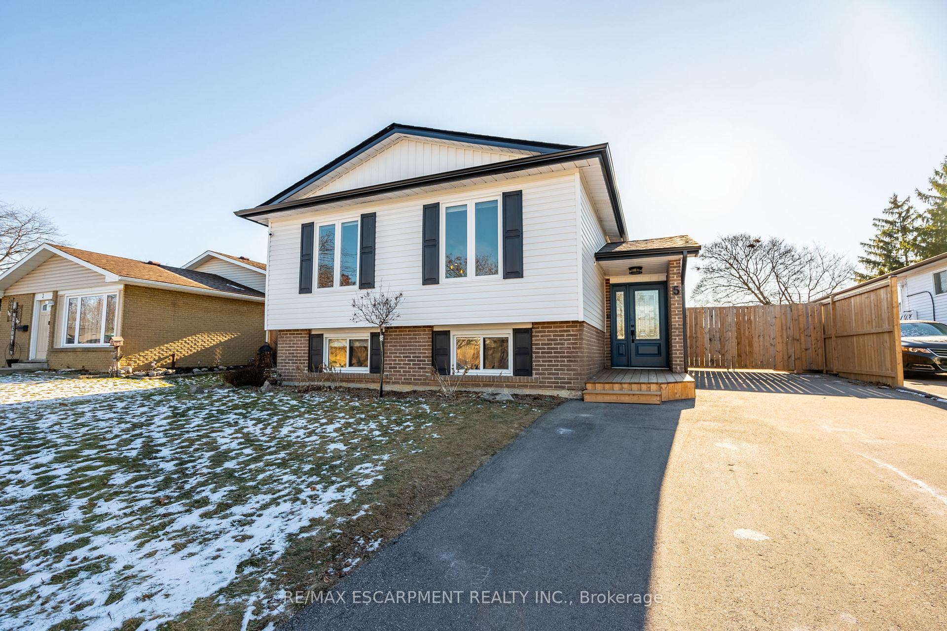 Photo 10 of 5 Belleau Street, Hamilton, Stoney Creek — HOMEH