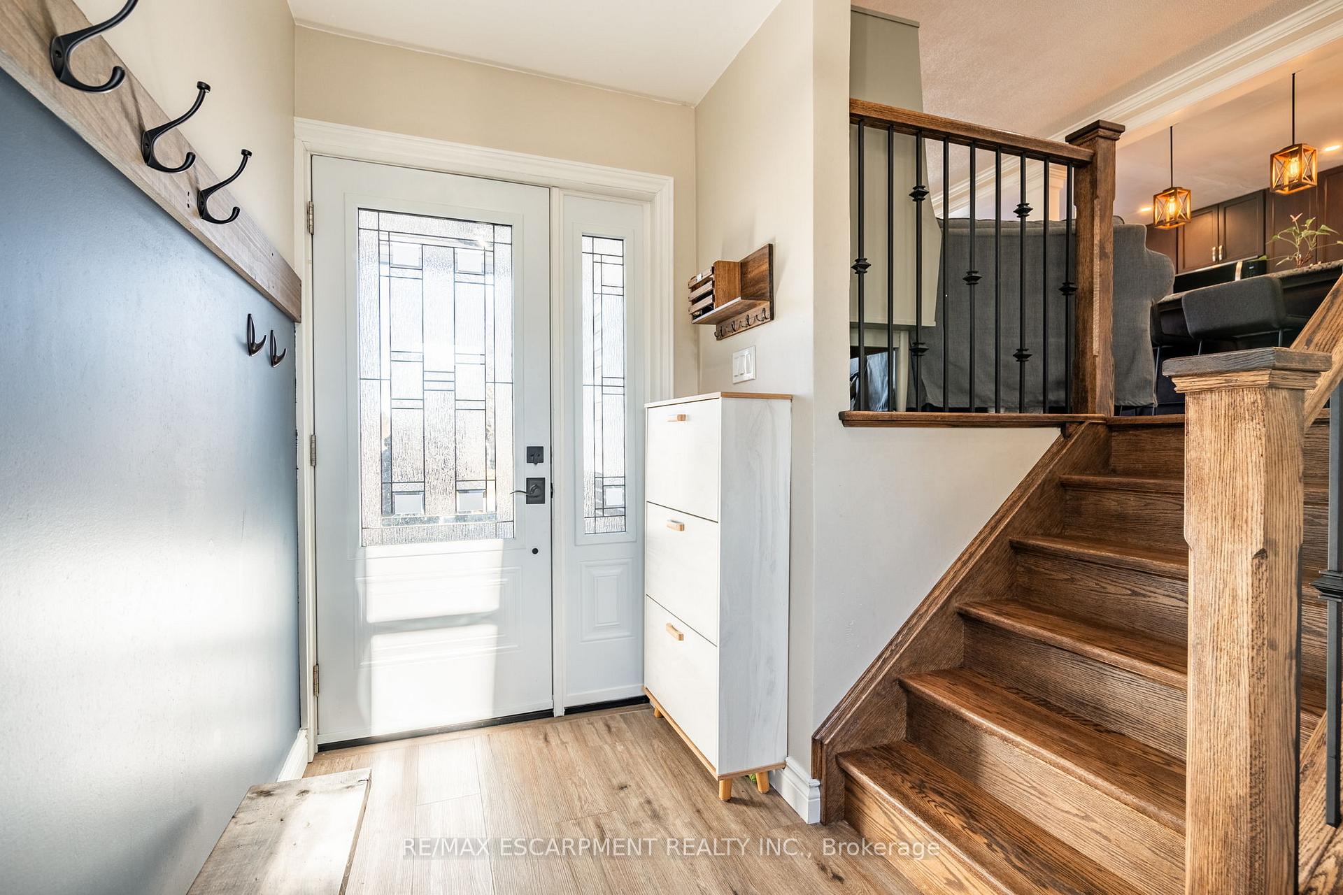 Photo 2 of 5 Belleau Street, Hamilton, Stoney Creek — HOMEH