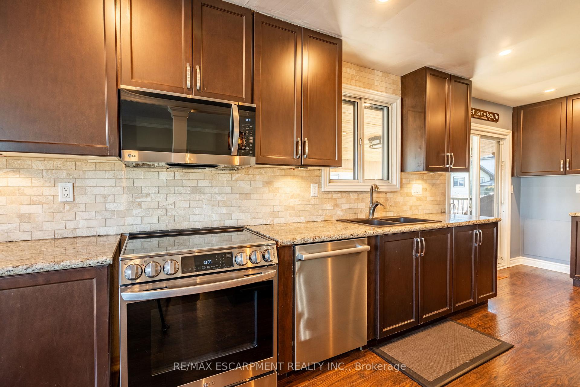 Photo 4 of 5 Belleau Street, Hamilton, Stoney Creek — HOMEH