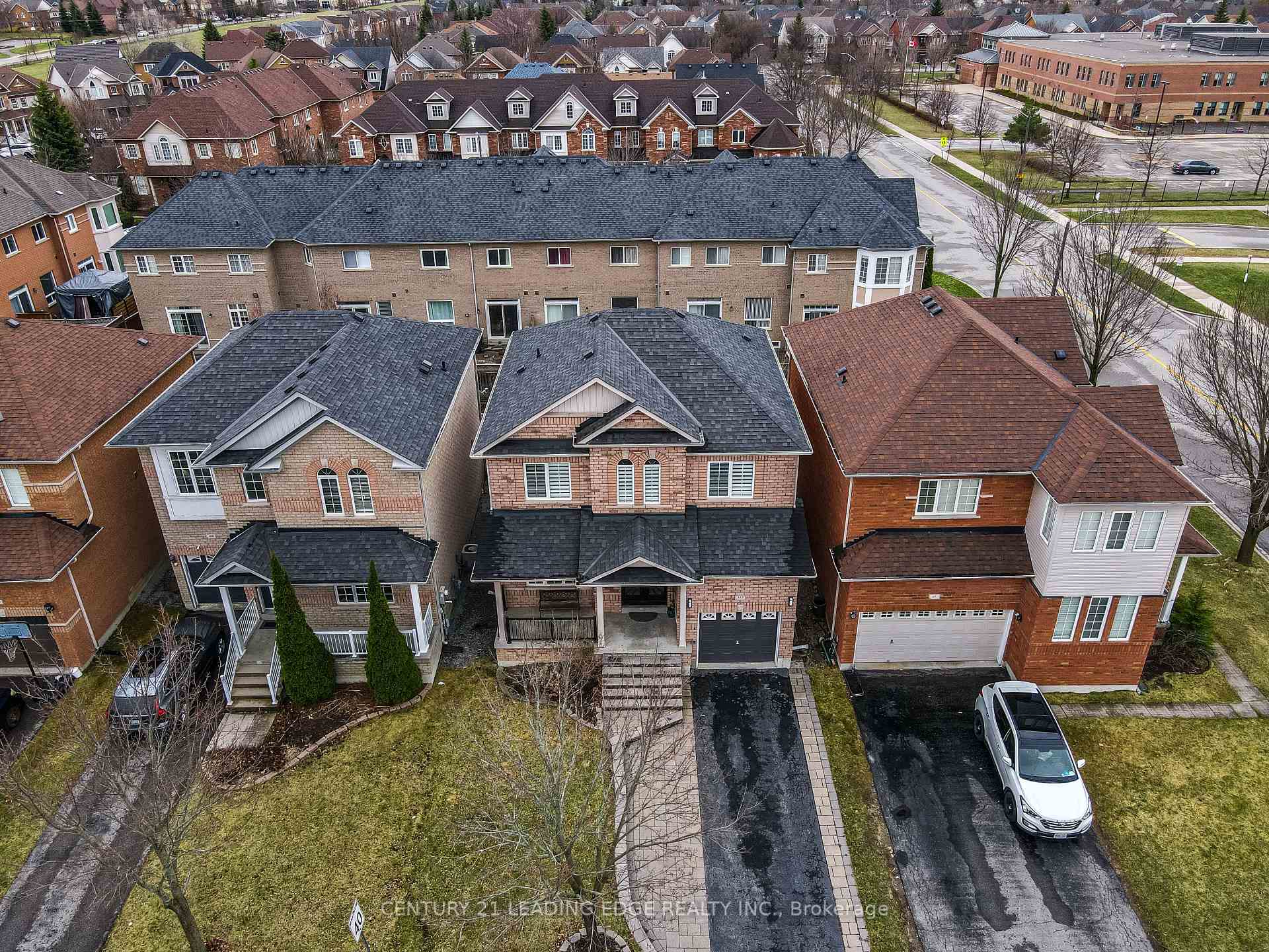 Photo 1 of 112 Watkins Glen Crescent, Aurora, Bayview Wellington — HOMEH