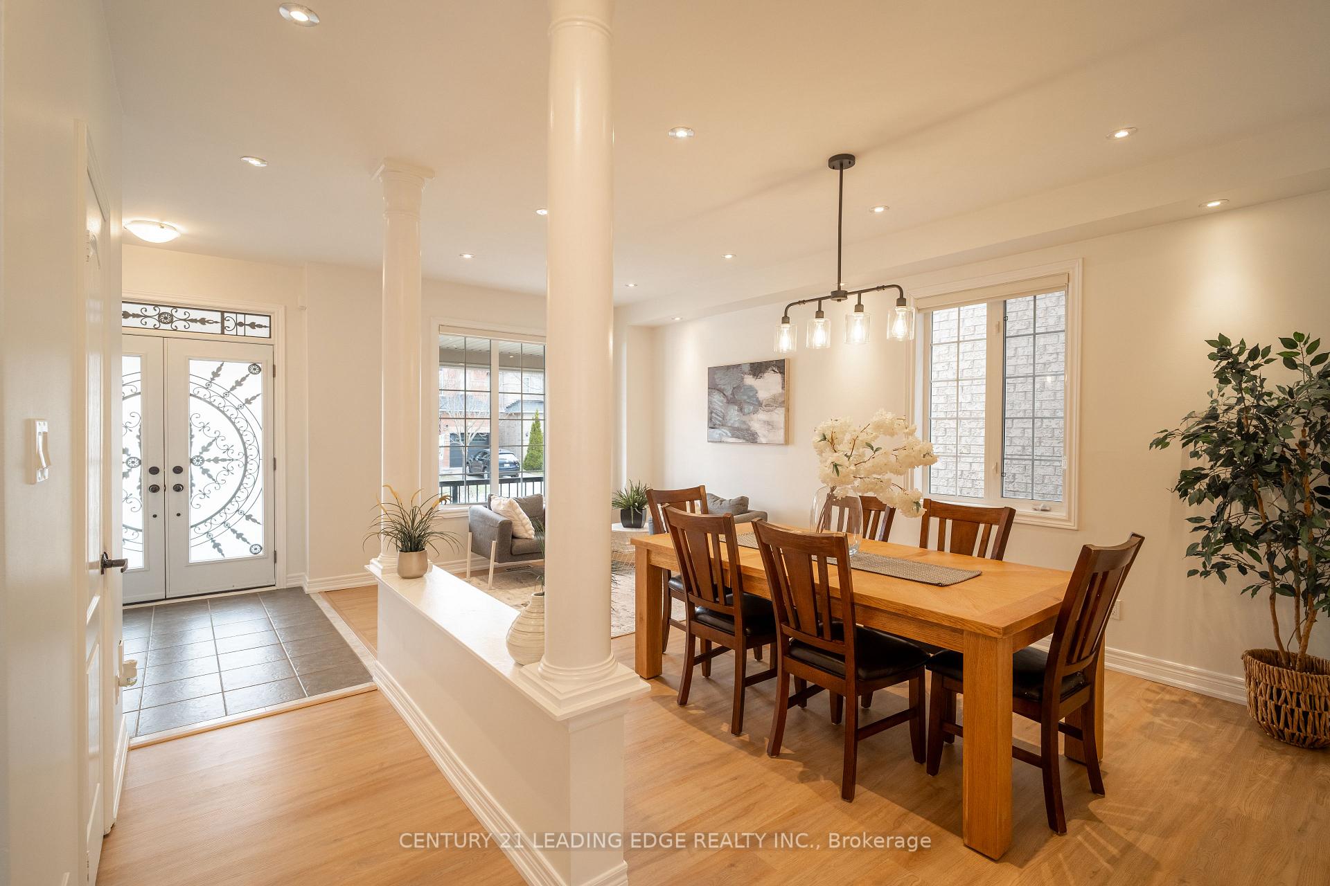 Photo 23 of 112 Watkins Glen Crescent, Aurora, Bayview Wellington — HOMEH