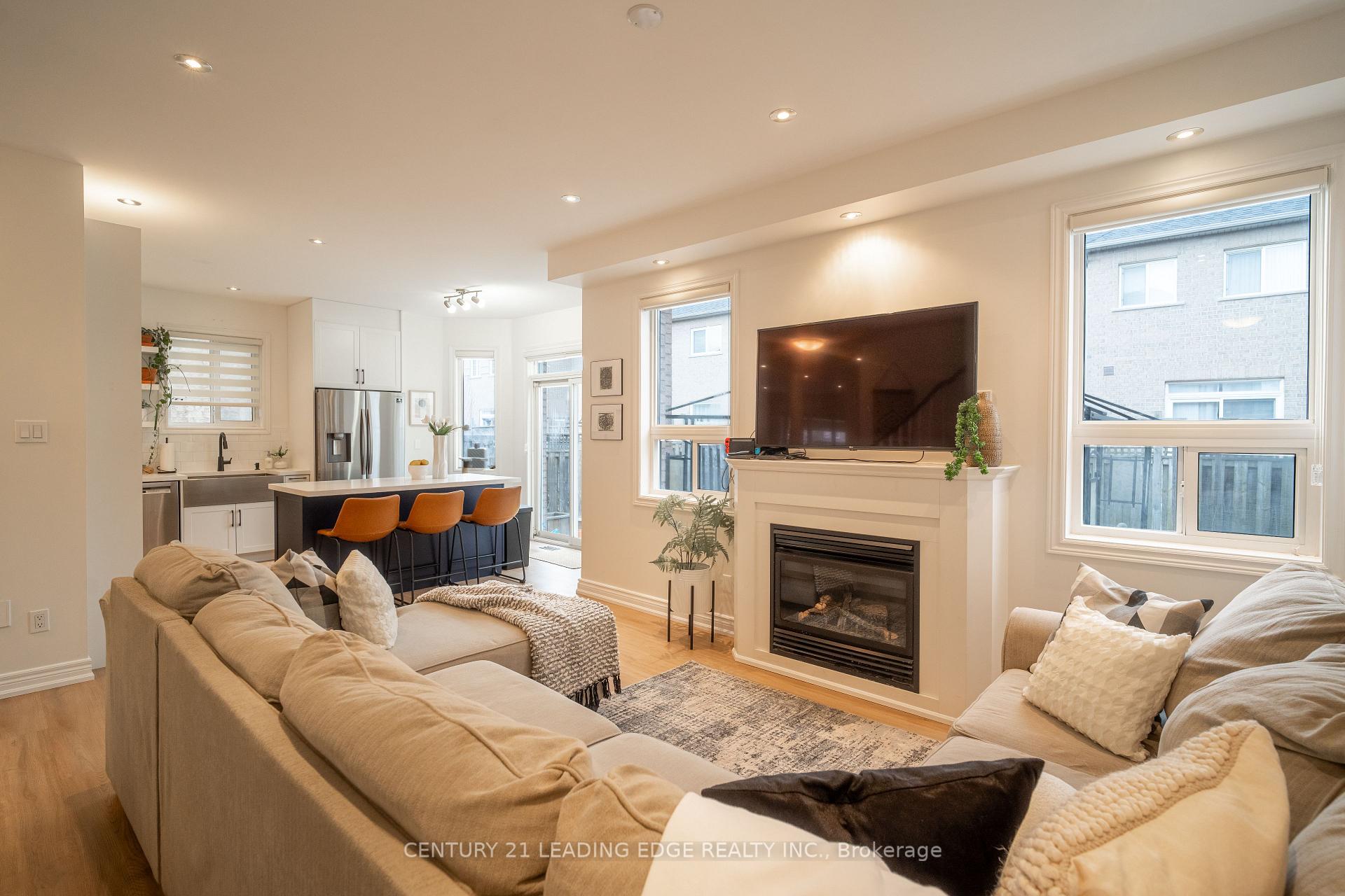 Photo 11 of 112 Watkins Glen Crescent, Aurora, Bayview Wellington — HOMEH