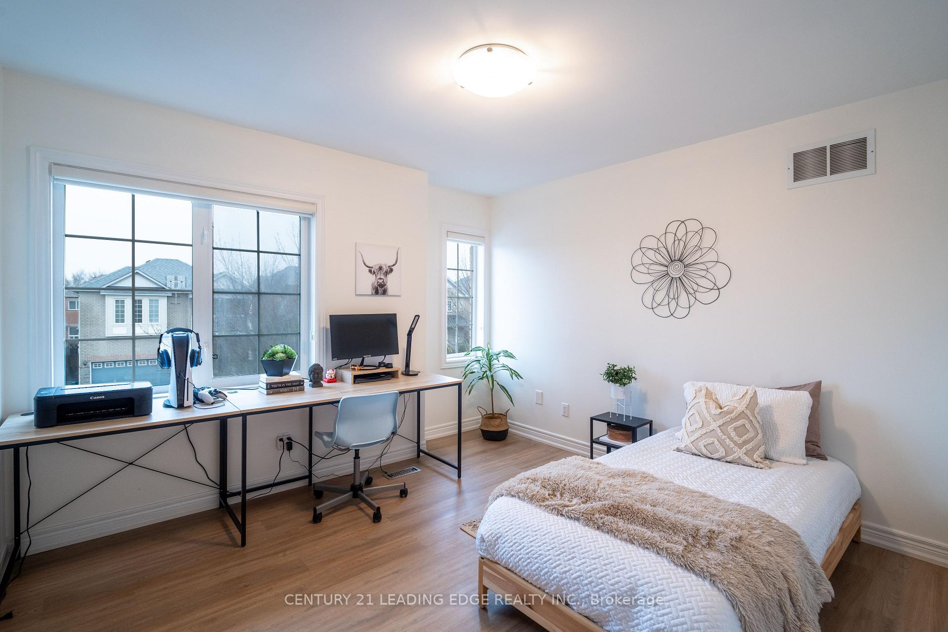 Photo 13 of 112 Watkins Glen Crescent, Aurora, Bayview Wellington — HOMEH