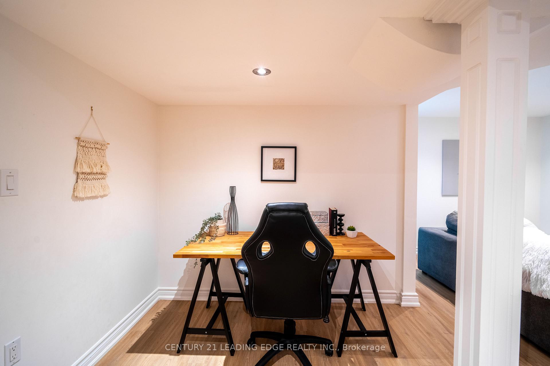 Photo 36 of 112 Watkins Glen Crescent, Aurora, Bayview Wellington — HOMEH