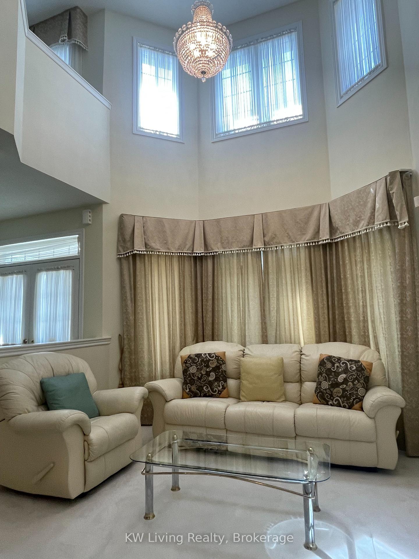 Photo 13 of 22 Briarglen Road, Markham, Cachet — HOMEH