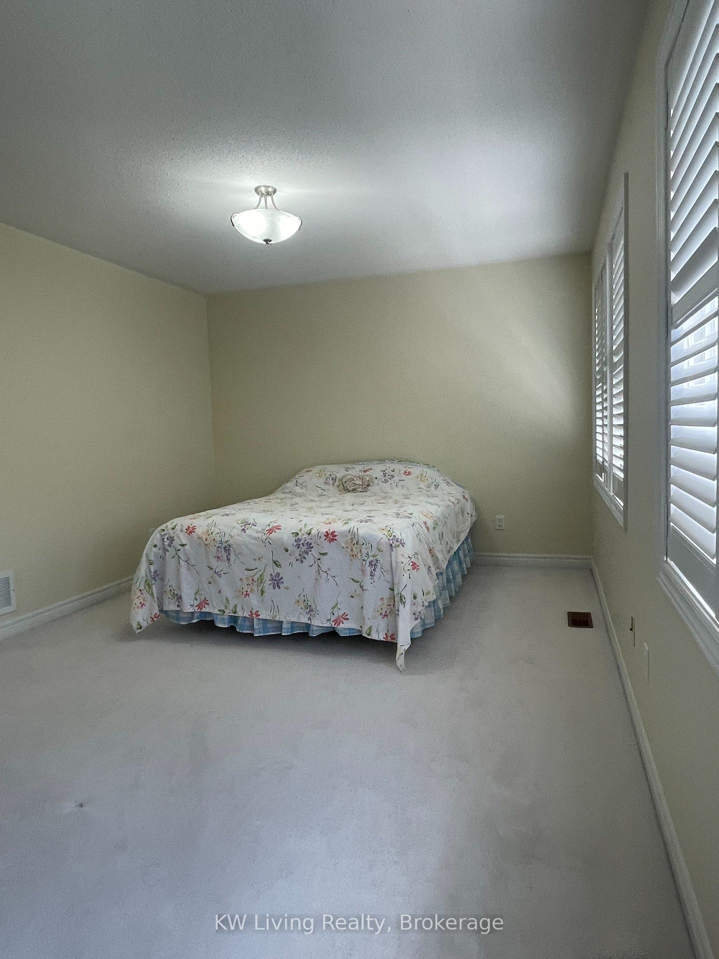 Photo 2 of 22 Briarglen Road, Markham, Cachet — HOMEH