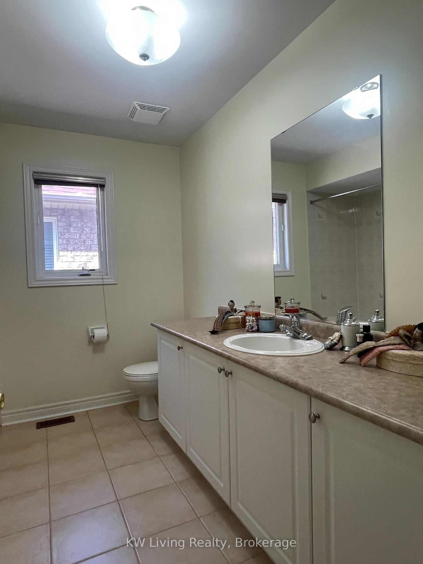 Photo 11 of 22 Briarglen Road, Markham, Cachet — HOMEH
