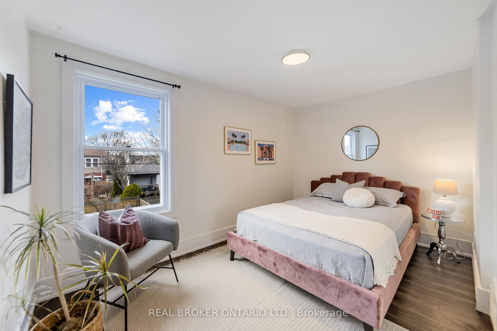 Photo 4 of 63 Barons Avenue N, Hamilton, Homeside — HOMEH