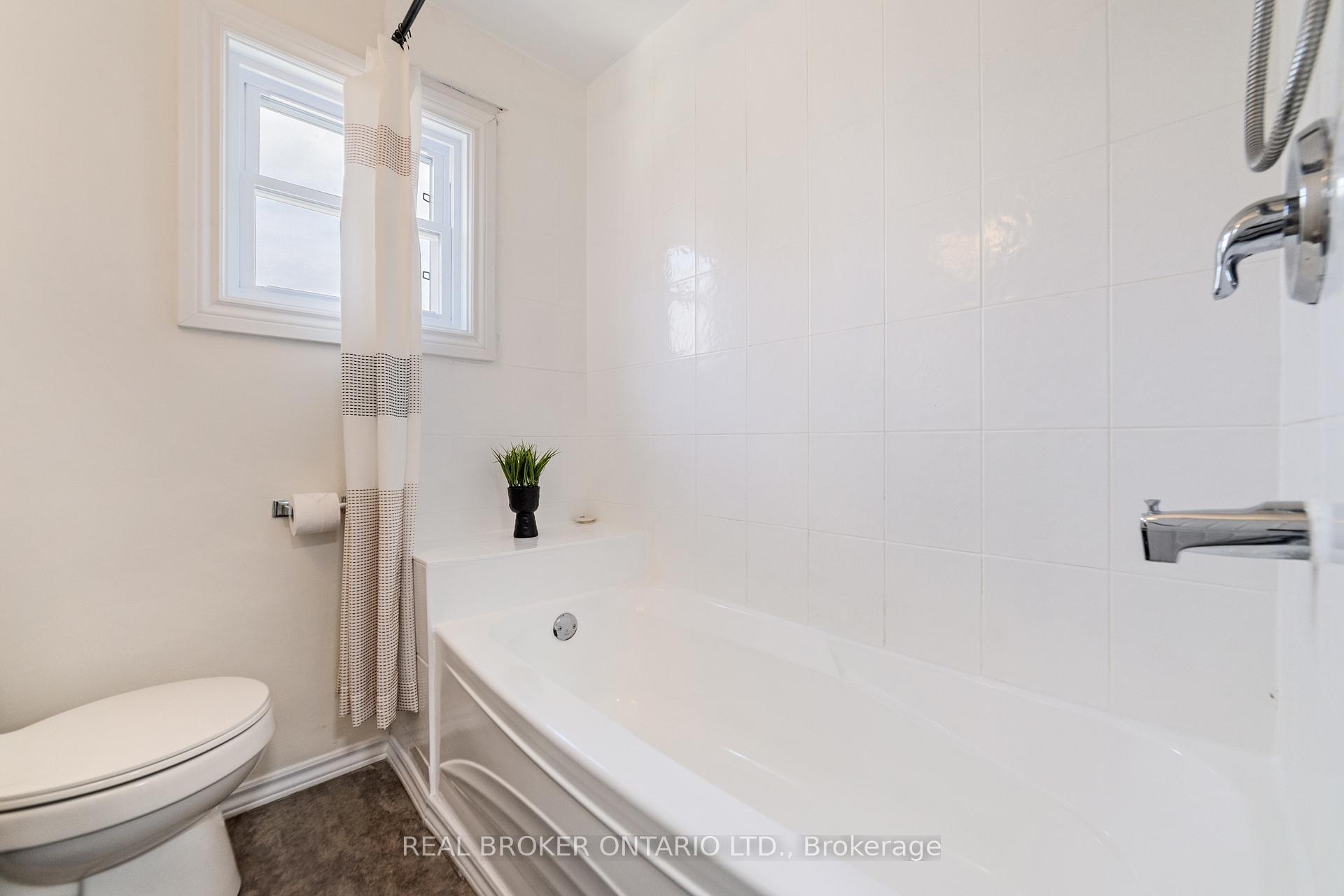 Photo 16 of 63 Barons Avenue N, Hamilton, Homeside — HOMEH