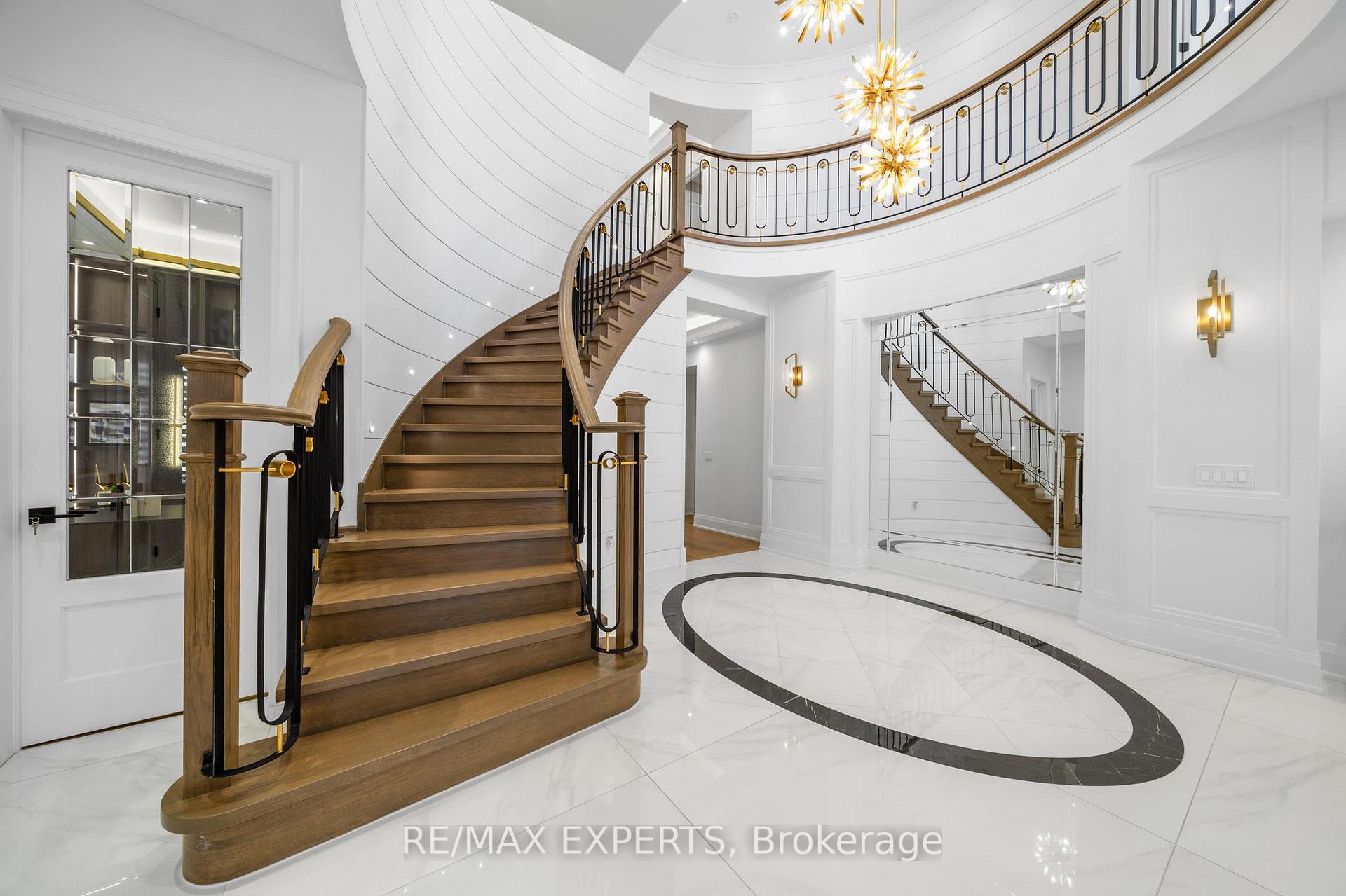 Photo 6 of 61 Nave Street, Vaughan, Kleinburg — HOMEH