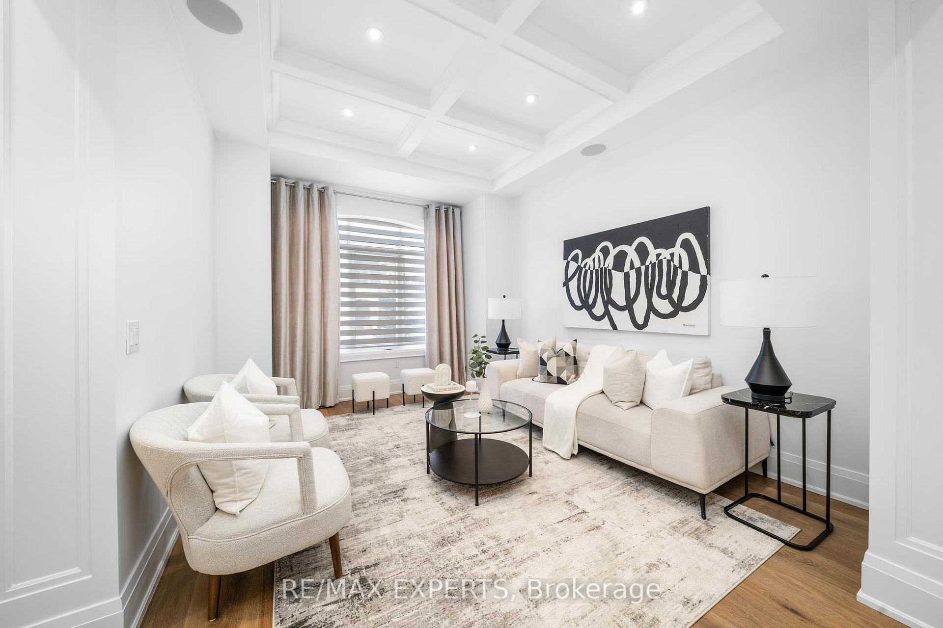 Photo 5 of 61 Nave Street, Vaughan, Kleinburg — HOMEH