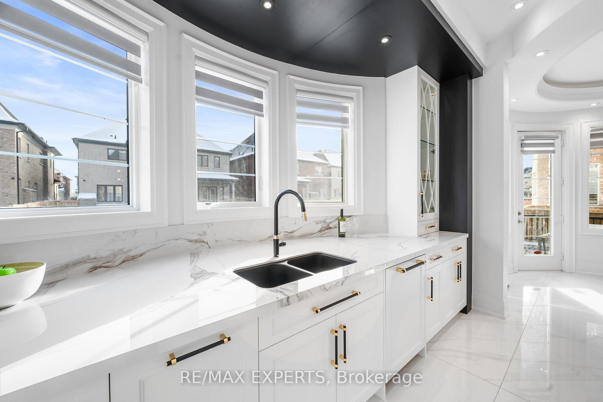 Photo 15 of 61 Nave Street, Vaughan, Kleinburg — HOMEH